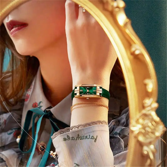 Montre Femme Élégante – Cadran Carré Vert & Bracelet en Cuir