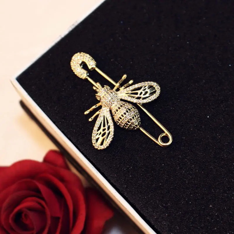Broches de luxe en forme d'abeille