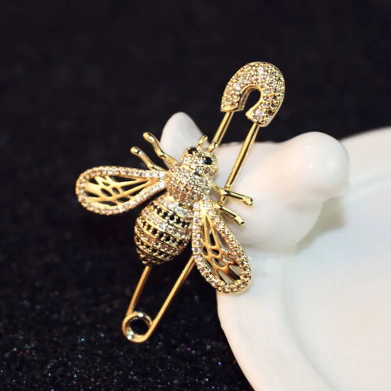 Broches de luxe en forme d'abeille