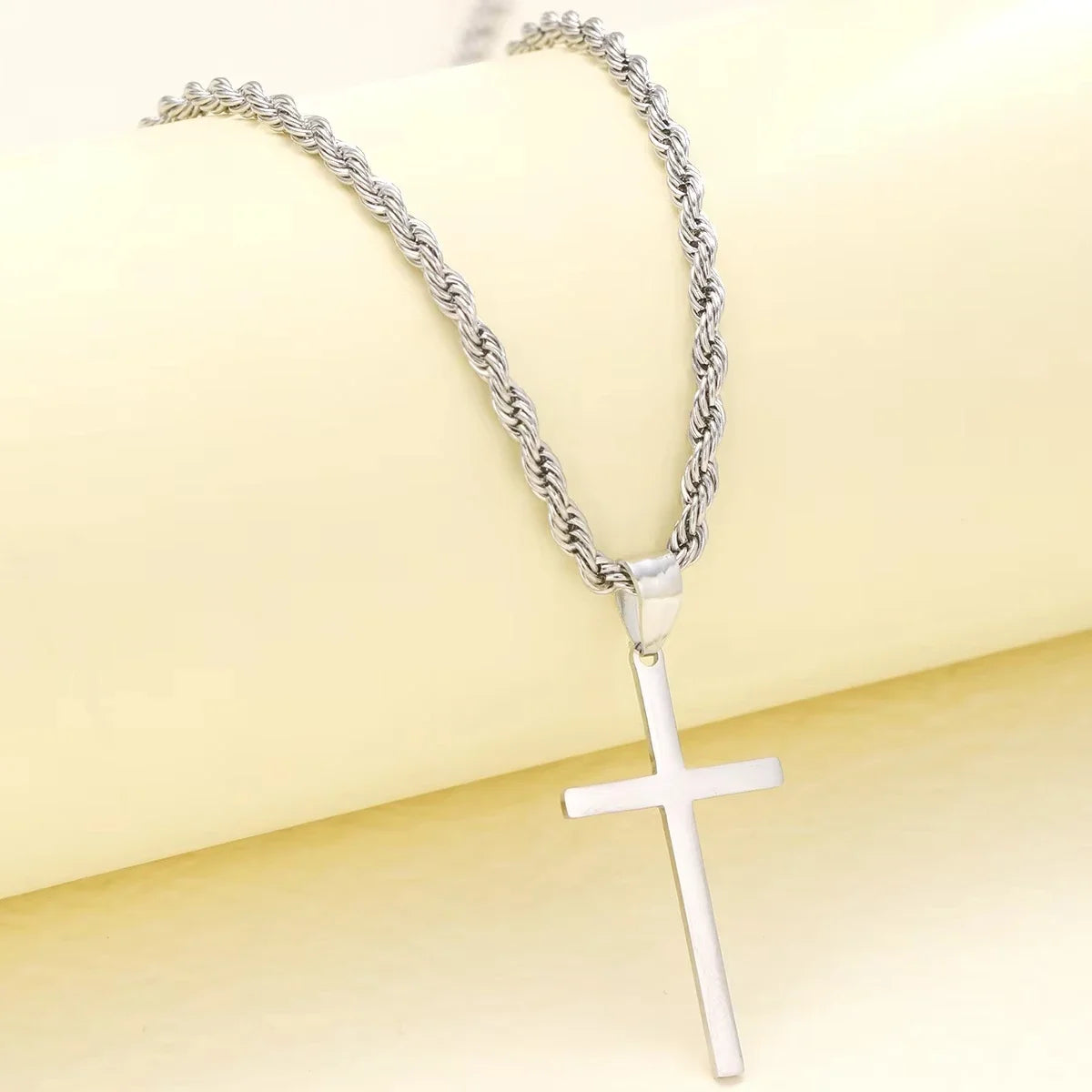 Collier Croix Minimaliste en Acier Inoxydable – Finition Dorée Unisexe
