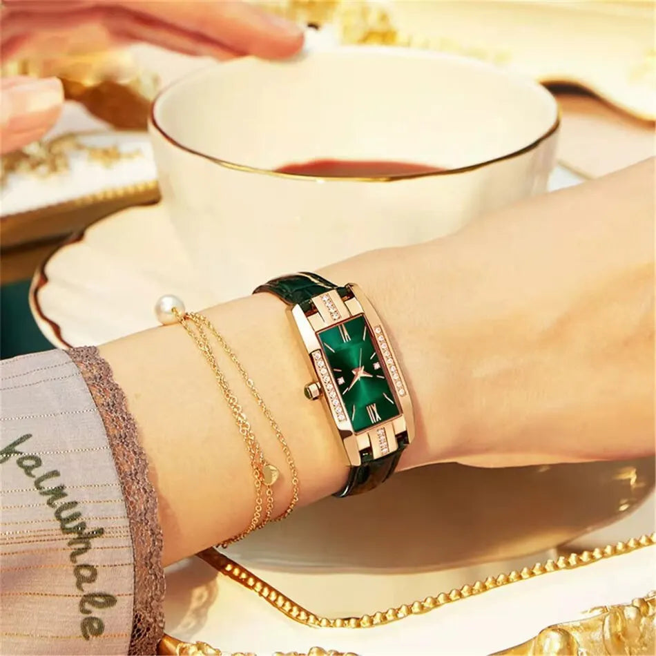 Montre Femme Élégante – Cadran Carré Vert & Bracelet en Cuir