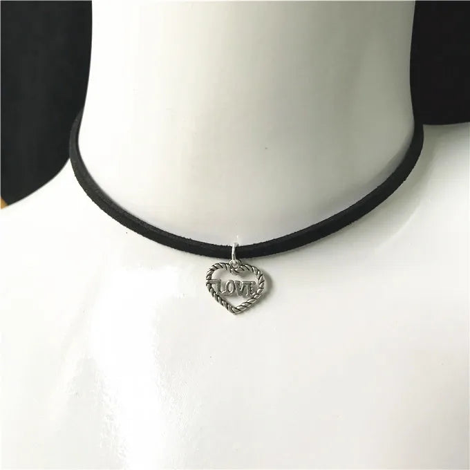 Collier Ras-du-Cou Gothic Punk en Velours Noir – Style Steampunk
